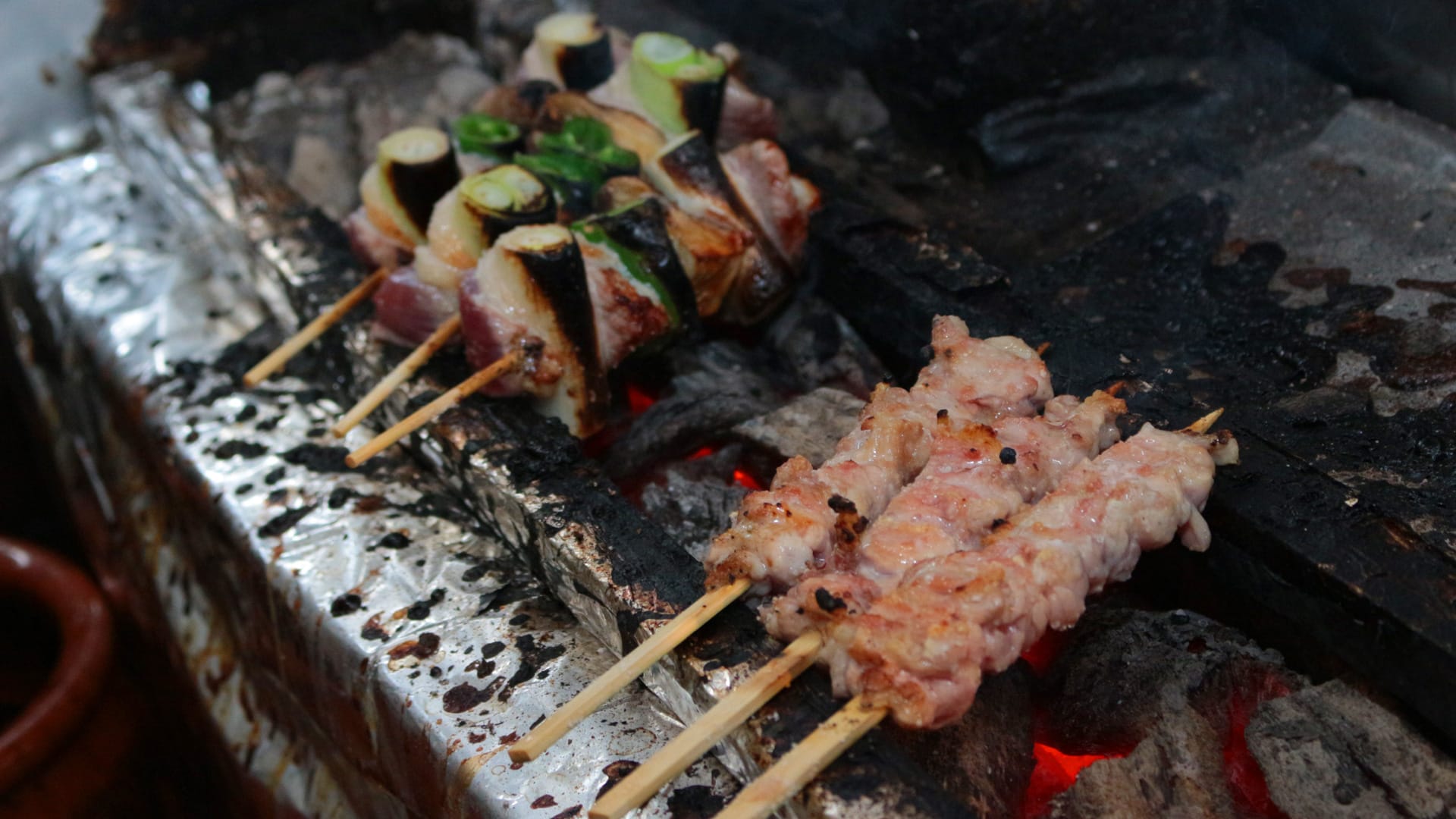 東京都・日本橋で厳選素材と希少部位の串焼きを｜日本橋とり慶